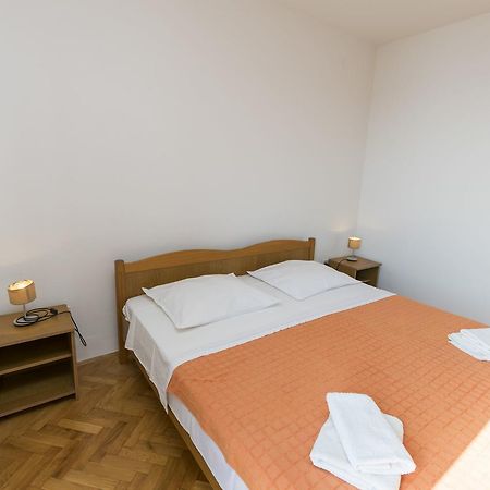 Apartments Jere Stipe Примоштен Экстерьер фото