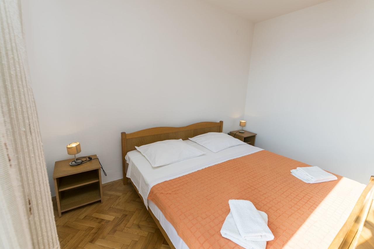 Apartments Jere Stipe Примоштен Экстерьер фото