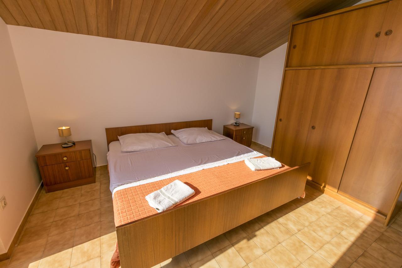 Apartments Jere Stipe Примоштен Экстерьер фото