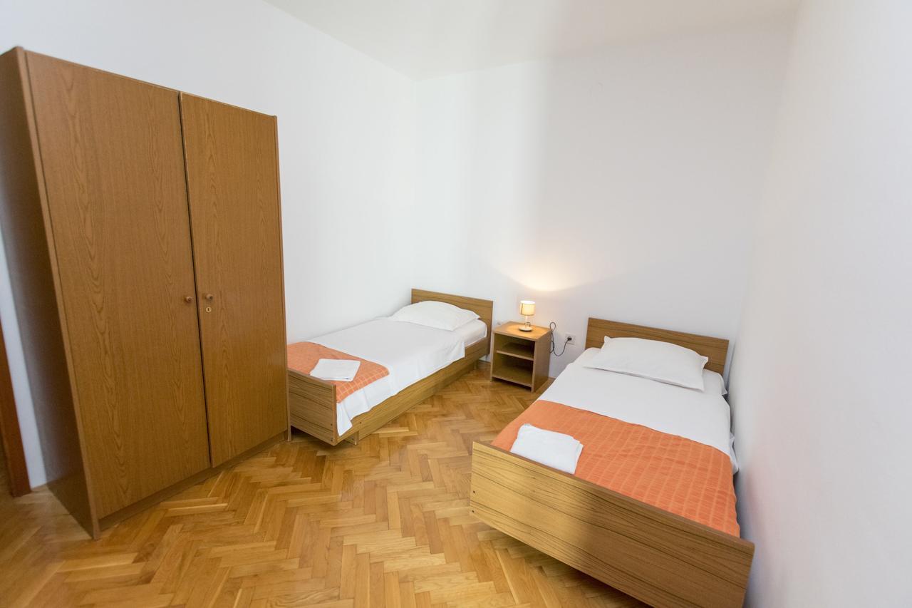Apartments Jere Stipe Примоштен Экстерьер фото